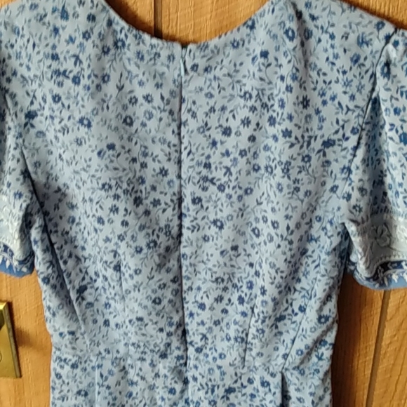 Dress - Picture 4 of 4